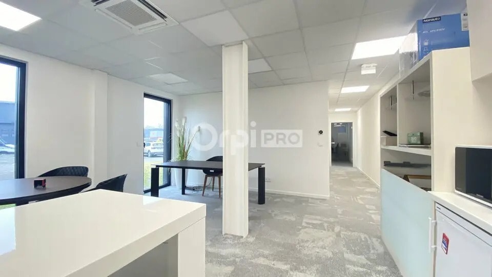 Office in Colmar for lease - Interior Photo - Image 1 of 6