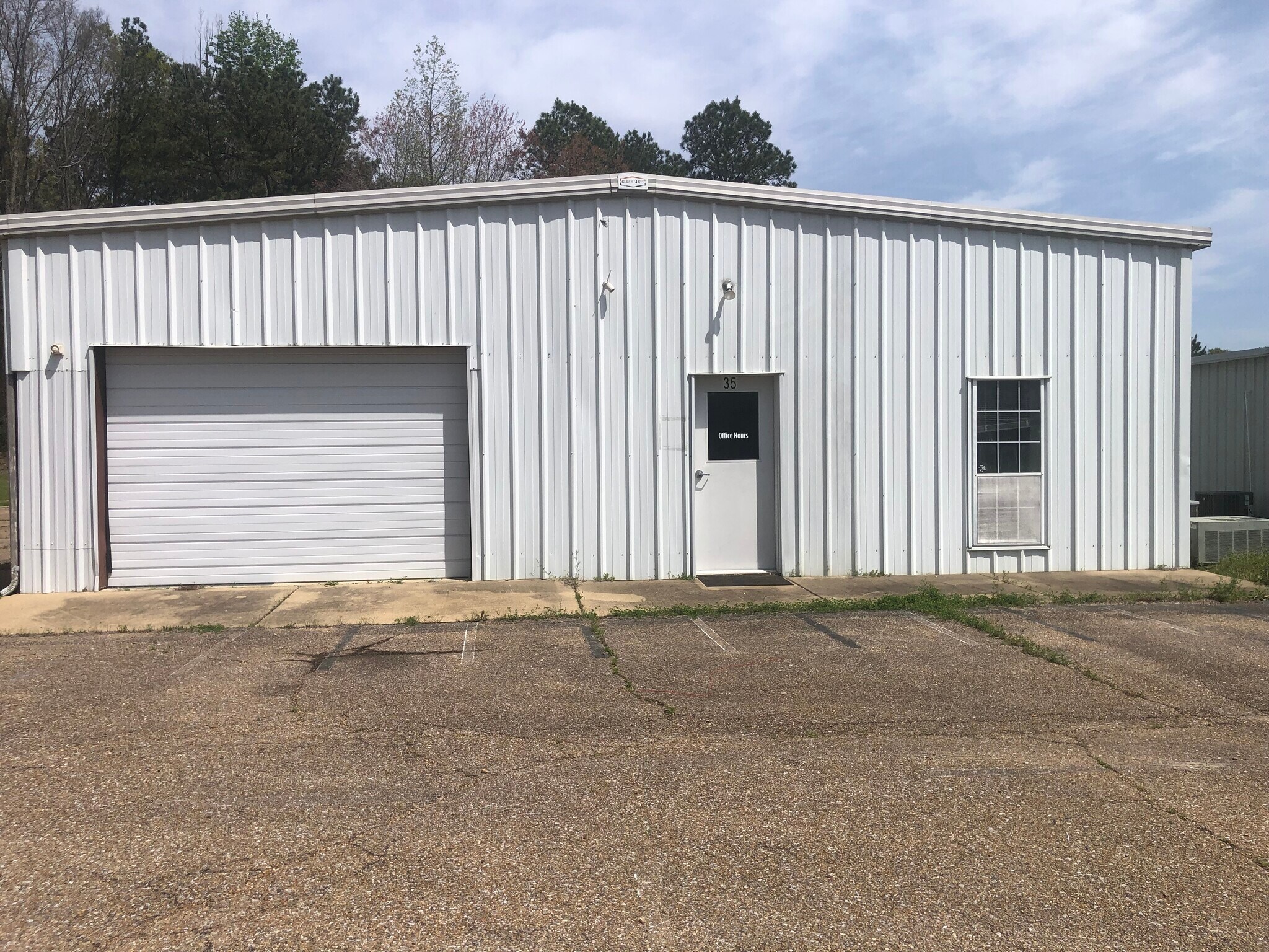 35 Wilcutt, Columbus, MS for sale Primary Photo- Image 1 of 1