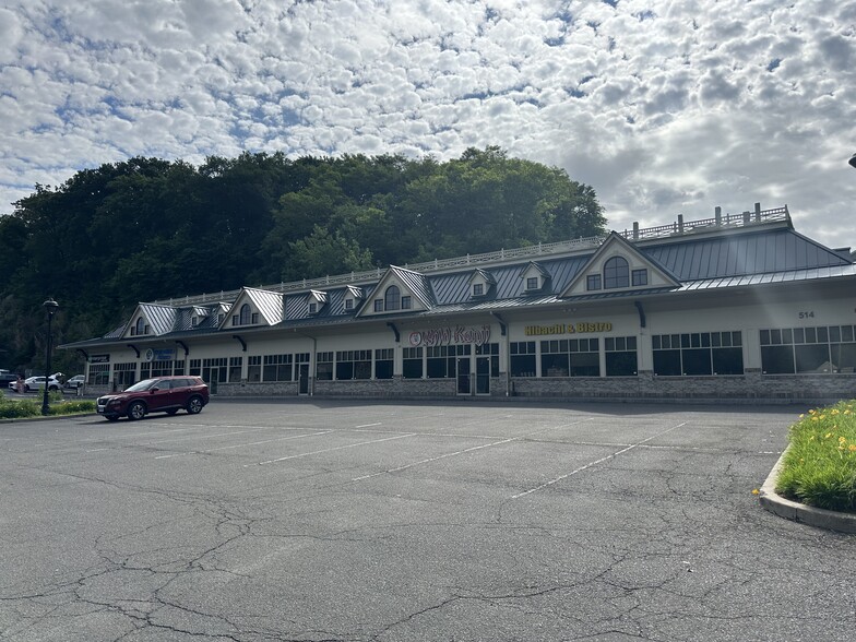 504-514 Bridgeport Ave, Shelton, CT for lease - Building Photo - Image 1 of 5