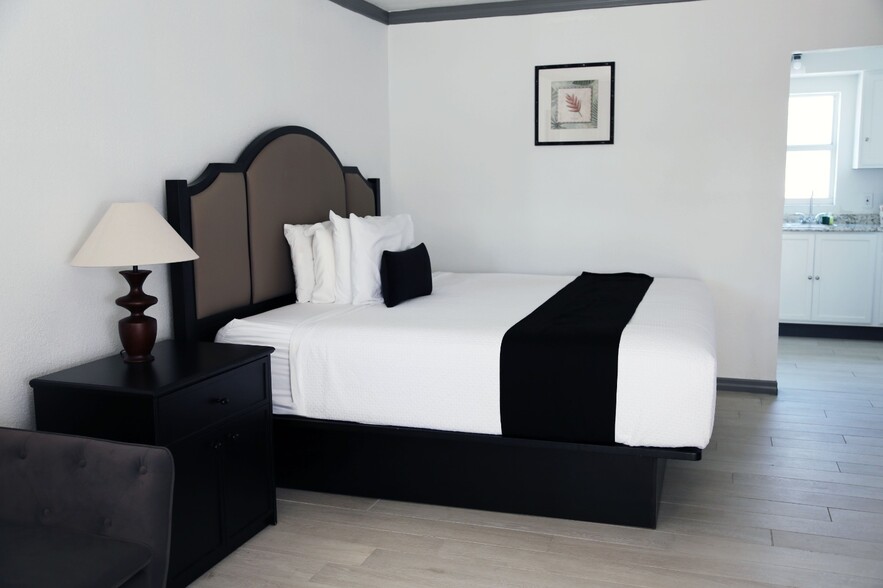 14711 Gulf Blvd, Madeira Beach, FL for sale - Building Photo - Image 3 of 31