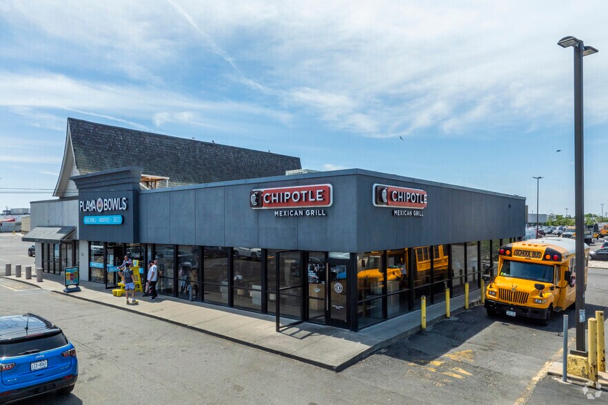 331 Rockaway Tpke, Lawrence, NY for sale - Primary Photo - Image 1 of 1