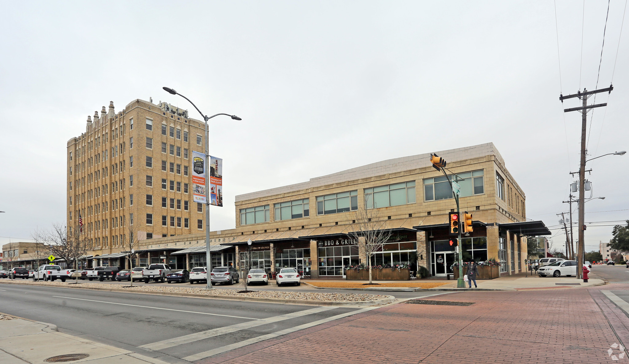 309-383 W Jefferson Blvd, Dallas, TX for lease Building Photo- Image 1 of 4