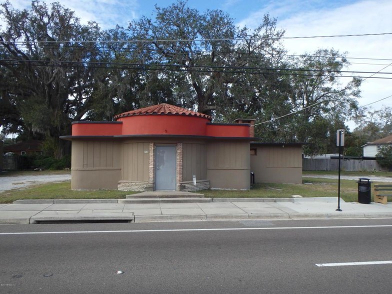 7636 N Main St, Jacksonville, FL for sale - Primary Photo - Image 1 of 3