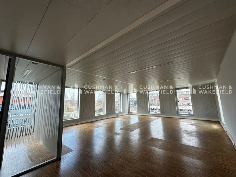 Office in Schiltigheim for lease - Interior Photo - Image 3 of 12