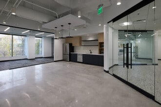 5600 Glenridge Dr NE, Atlanta, GA for lease Interior Photo- Image 2 of 5