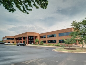 14325 Willard Rd, Chantilly, VA for lease Building Photo- Image 1 of 28