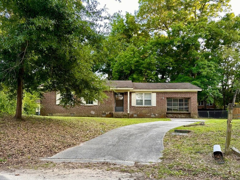 1141 Bonnie Ln, Mount Pleasant, SC for sale - Building Photo - Image 1 of 30