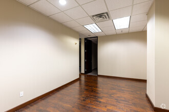 17950 Preston Rd, Dallas, TX for lease Interior Photo- Image 2 of 3