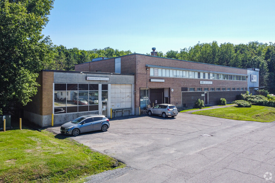 1540-1552 Chatelain Ave, Ottawa, ON for lease - Building Photo - Image 2 of 4