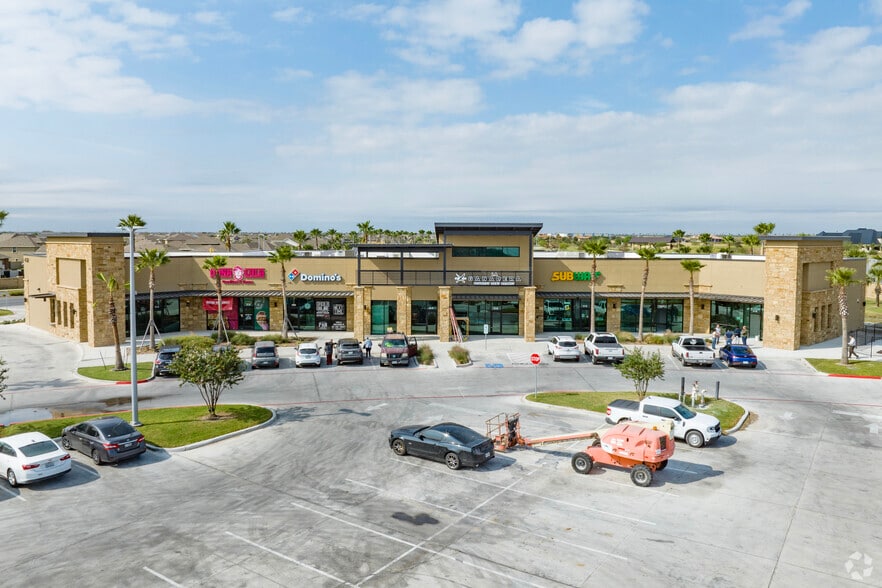 4312 Tres Lagos Blvd, Edinburg, TX for lease - Building Photo - Image 2 of 5