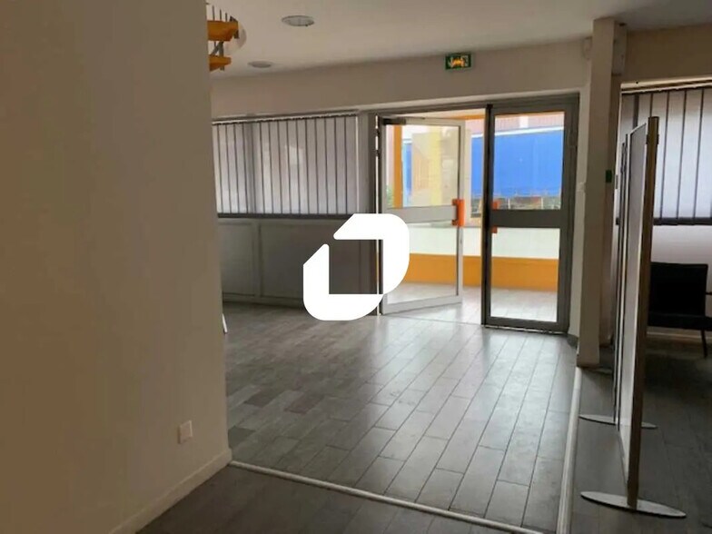 Office in SAINT-OUEN-L'AUMONE for lease - Interior Photo - Image 2 of 27