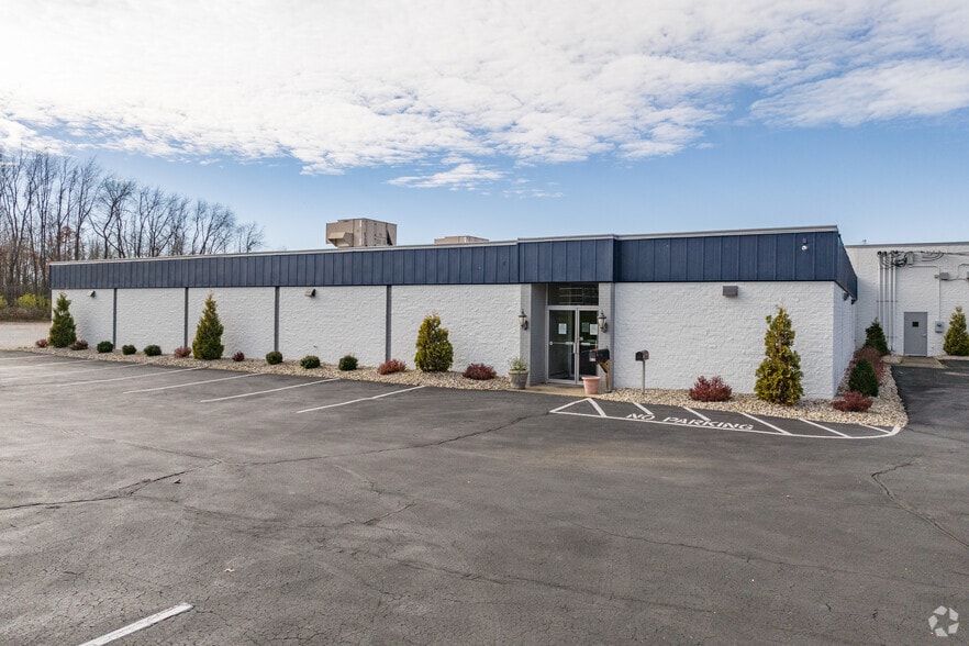 3960 Summit Rd, Norton, OH for lease - Building Photo - Image 1 of 23