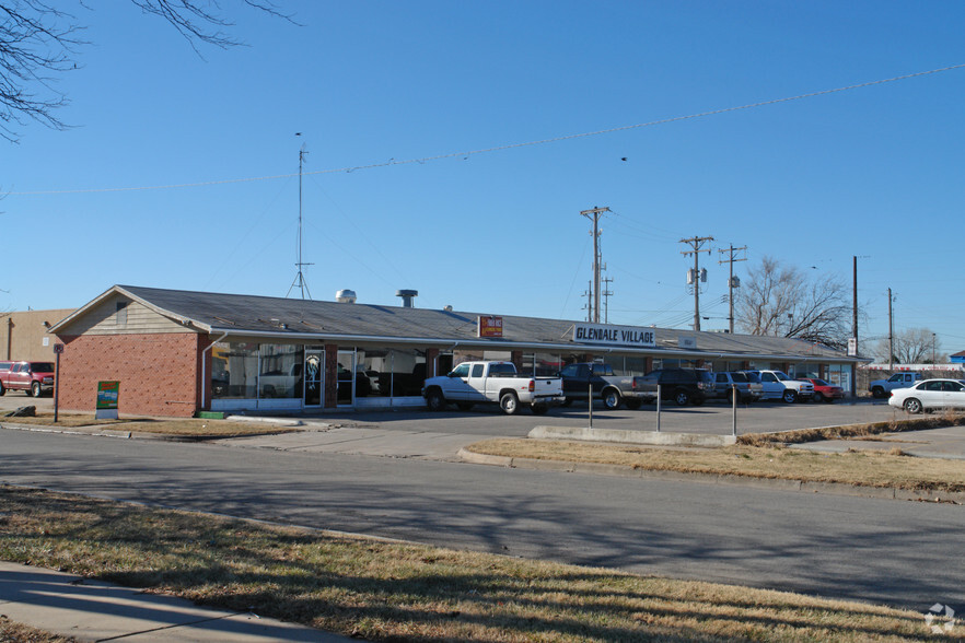 2417-25 S Glendale St, Wichita, KS for lease - Primary Photo - Image 1 of 4