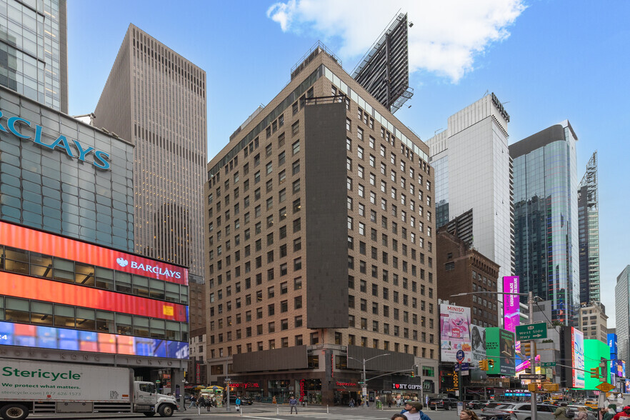 729 Seventh Ave, New York, NY for lease - Building Photo - Image 1 of 5