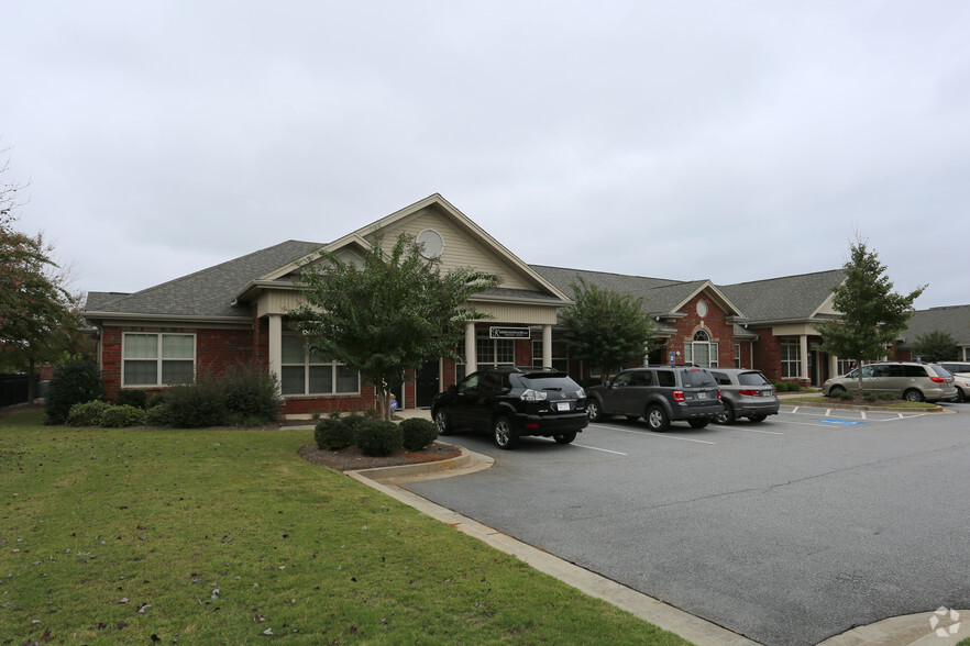 6744 Jamestown Dr, Alpharetta, GA for lease - Building Photo - Image 1 of 22