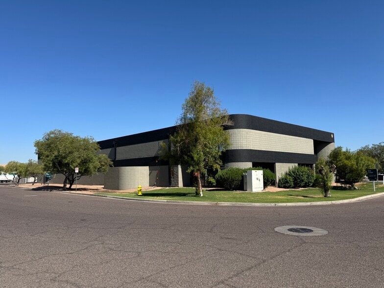 5250 S 31st Pl, Phoenix, AZ for lease - Building Photo - Image 2 of 14
