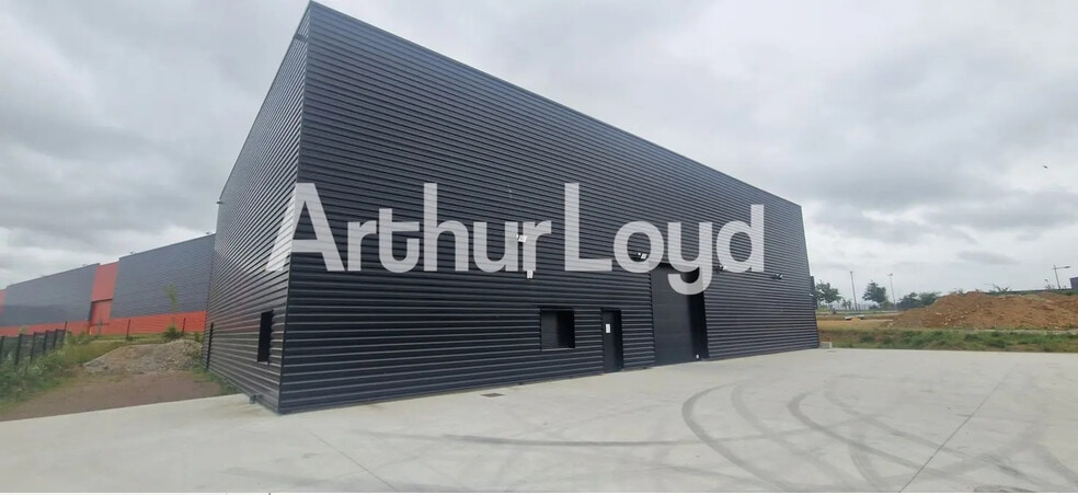 Industrial in Saint-André-sur-Orne for sale - Building Photo - Image 1 of 5