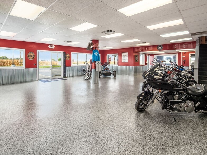 31 S Ludlow Rd, Urbana, OH for sale - Interior Photo - Image 3 of 48