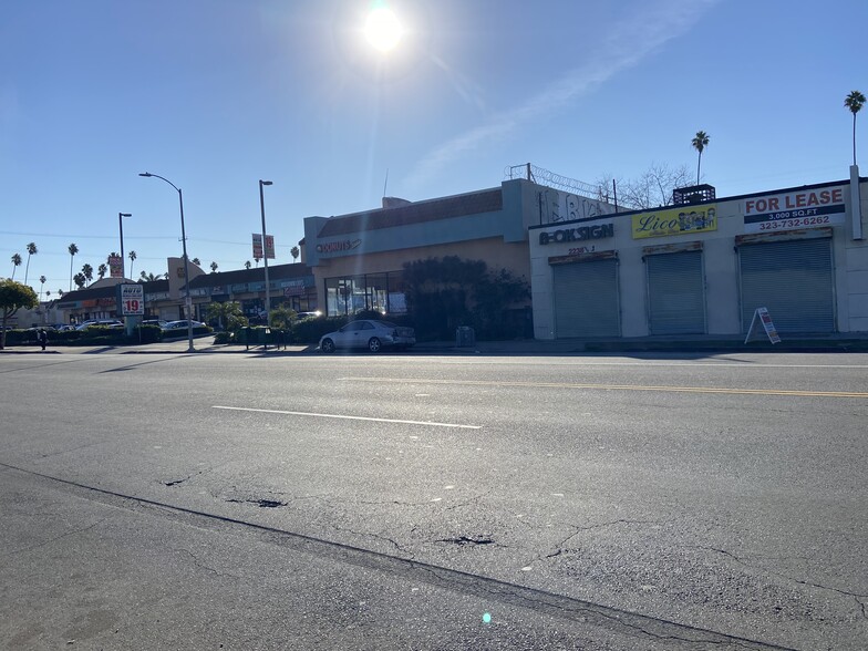 2240 W Washington Blvd, Los Angeles, CA for lease - Building Photo - Image 1 of 10