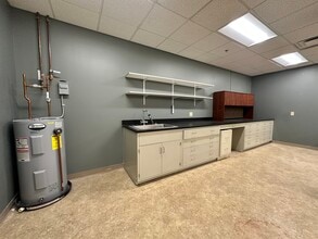 1961 Premier Dr, Mankato, MN for lease Building Photo- Image 1 of 13