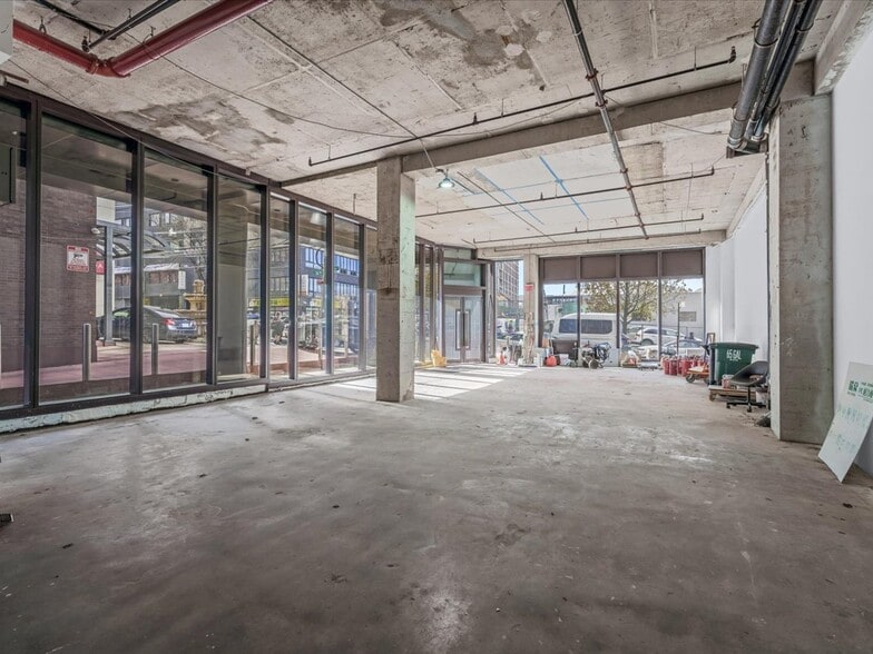 36-21 Prince st, Flushing, NY for lease - Building Photo - Image 3 of 7