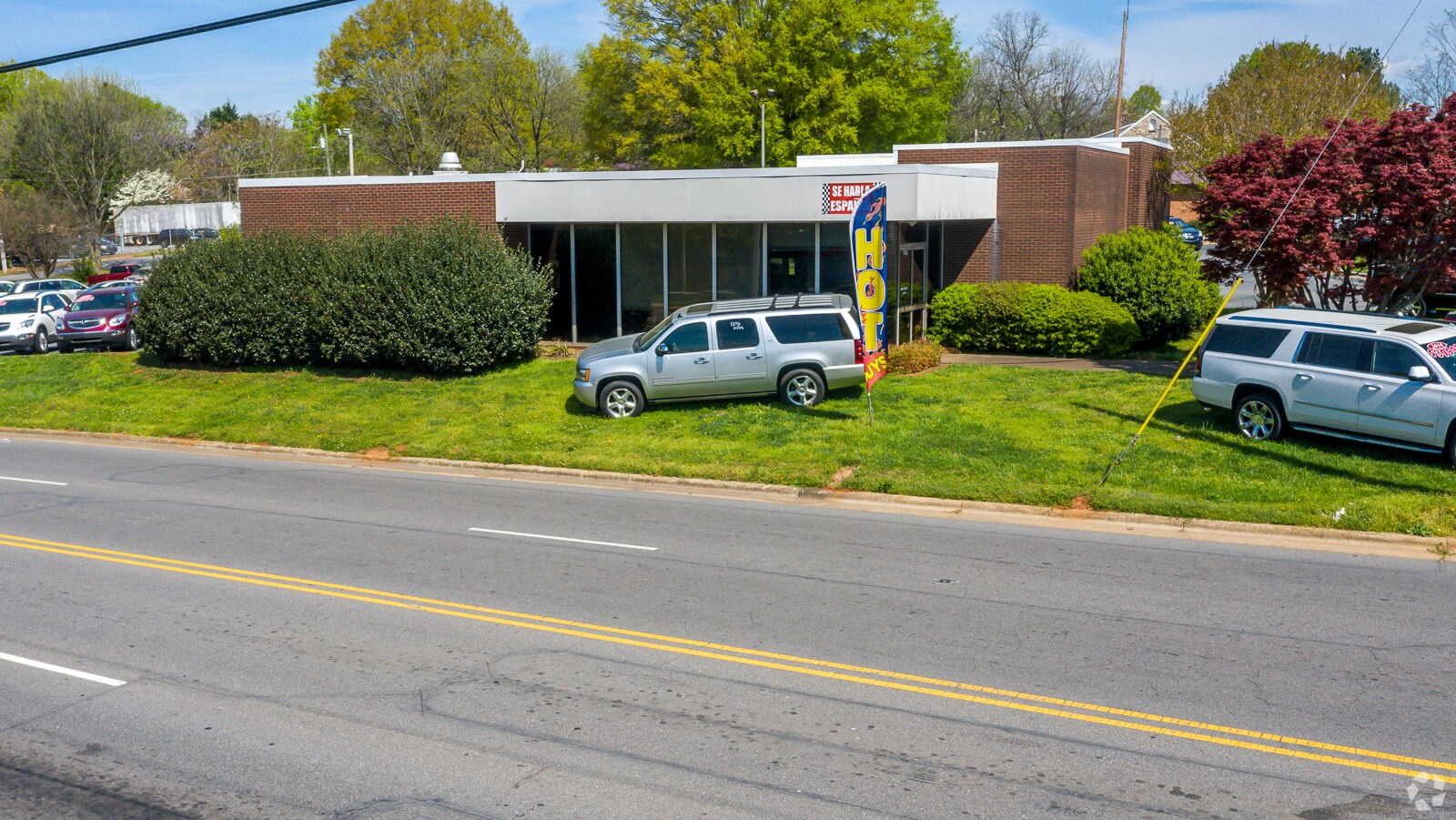 2004 N Main Ave, Newton, NC for sale Primary Photo- Image 1 of 1