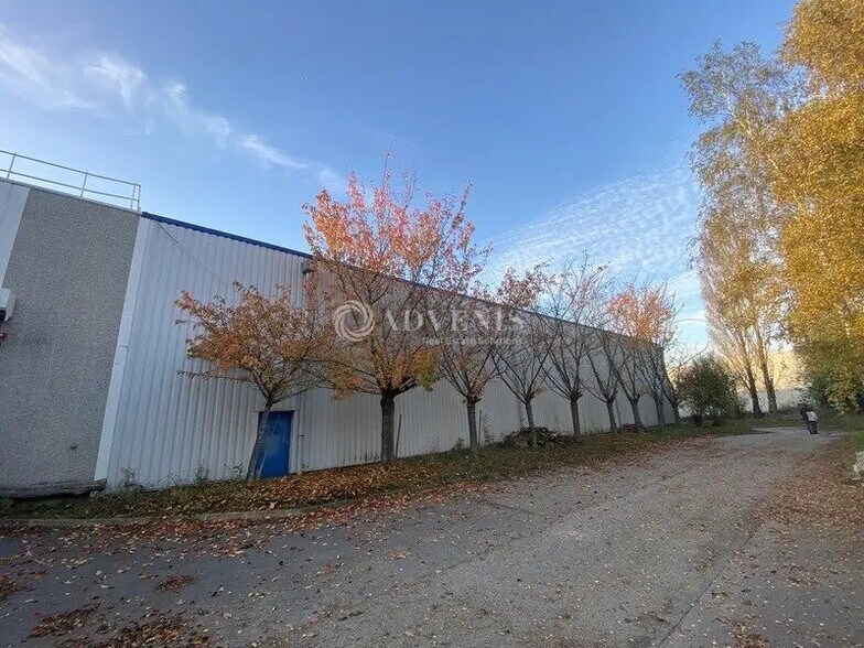 Industrial in Maurepas for sale - Building Photo - Image 3 of 9