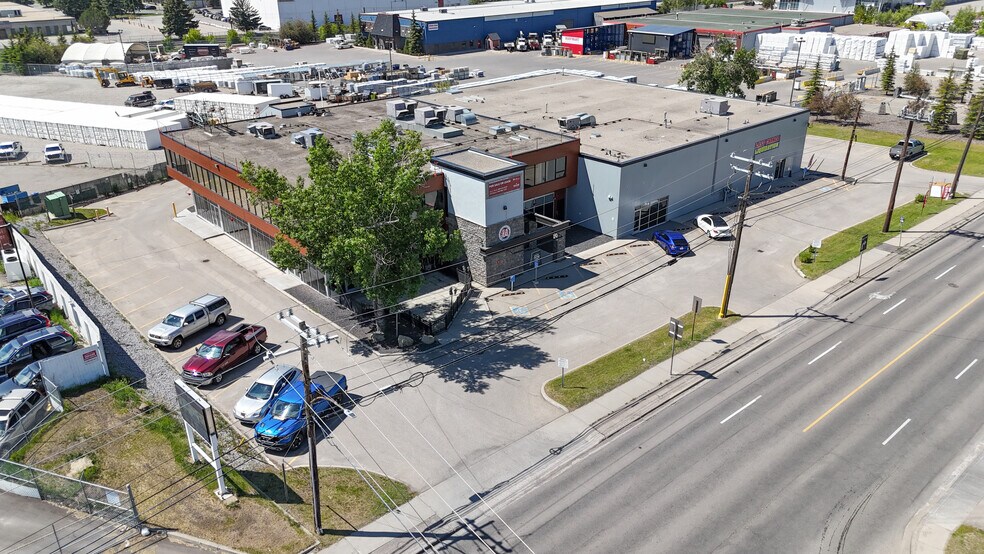 7207 Fairmount Dr SE, Calgary, AB for lease - Building Photo - Image 1 of 6