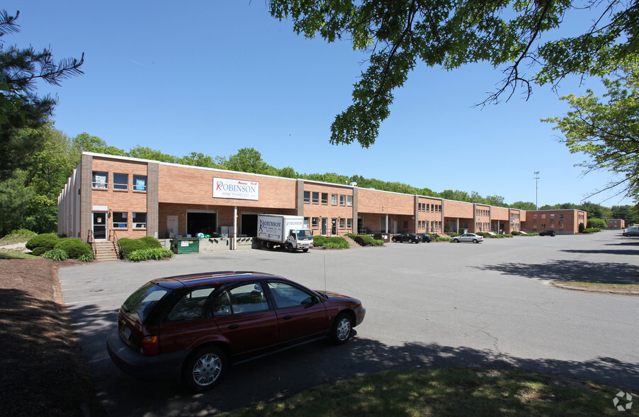 226-262 Prestige Park Rd, East Hartford, CT for lease - Primary Photo - Image 1 of 13