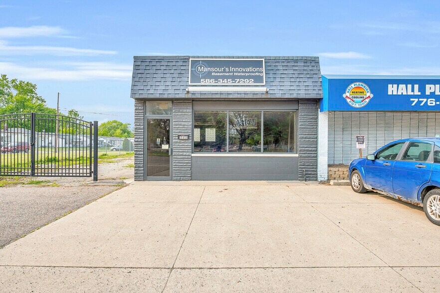 15615 E 10 Mile Rd, Eastpointe, MI 48021