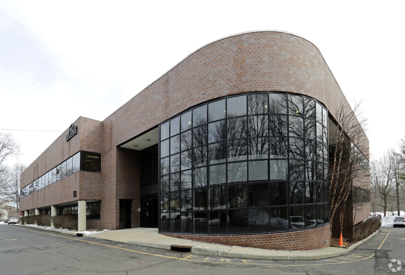 52 Forest Ave, Paramus, NJ 07652