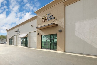 600-626 Commerce Ct, Manteca, CA for lease Interior Photo- Image 2 of 14