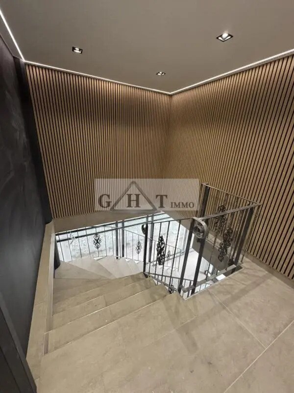 Office in Maisons-Alfort for lease Lobby- Image 1 of 5