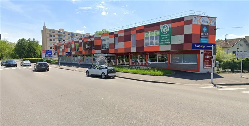 Office in Bourg-en-Bresse for lease - Building Photo - Image 1 of 9