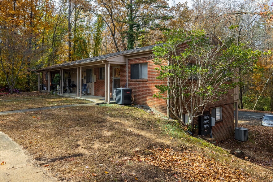 400 Tanglewylde Dr, South Boston, VA for sale - Building Photo - Image 2 of 17