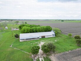 80 County Ln, Lockhart TX - Pub