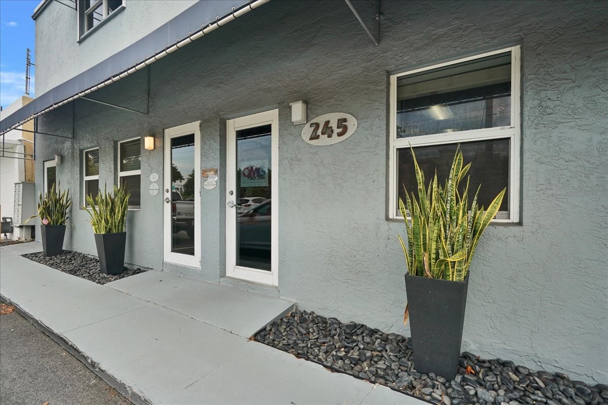 235-245 NE 4th Ave, Delray Beach, FL for lease Building Photo- Image 1 of 8