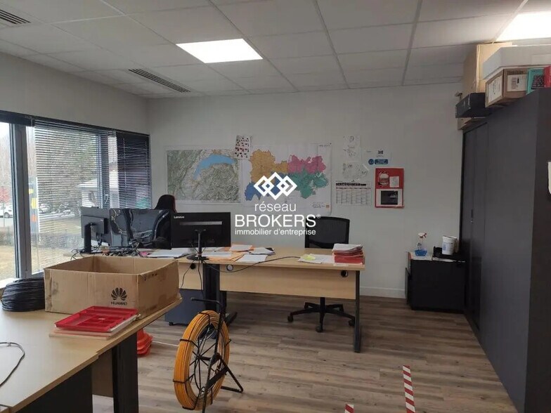 Office in Bonneville for lease - Building Photo - Image 1 of 7