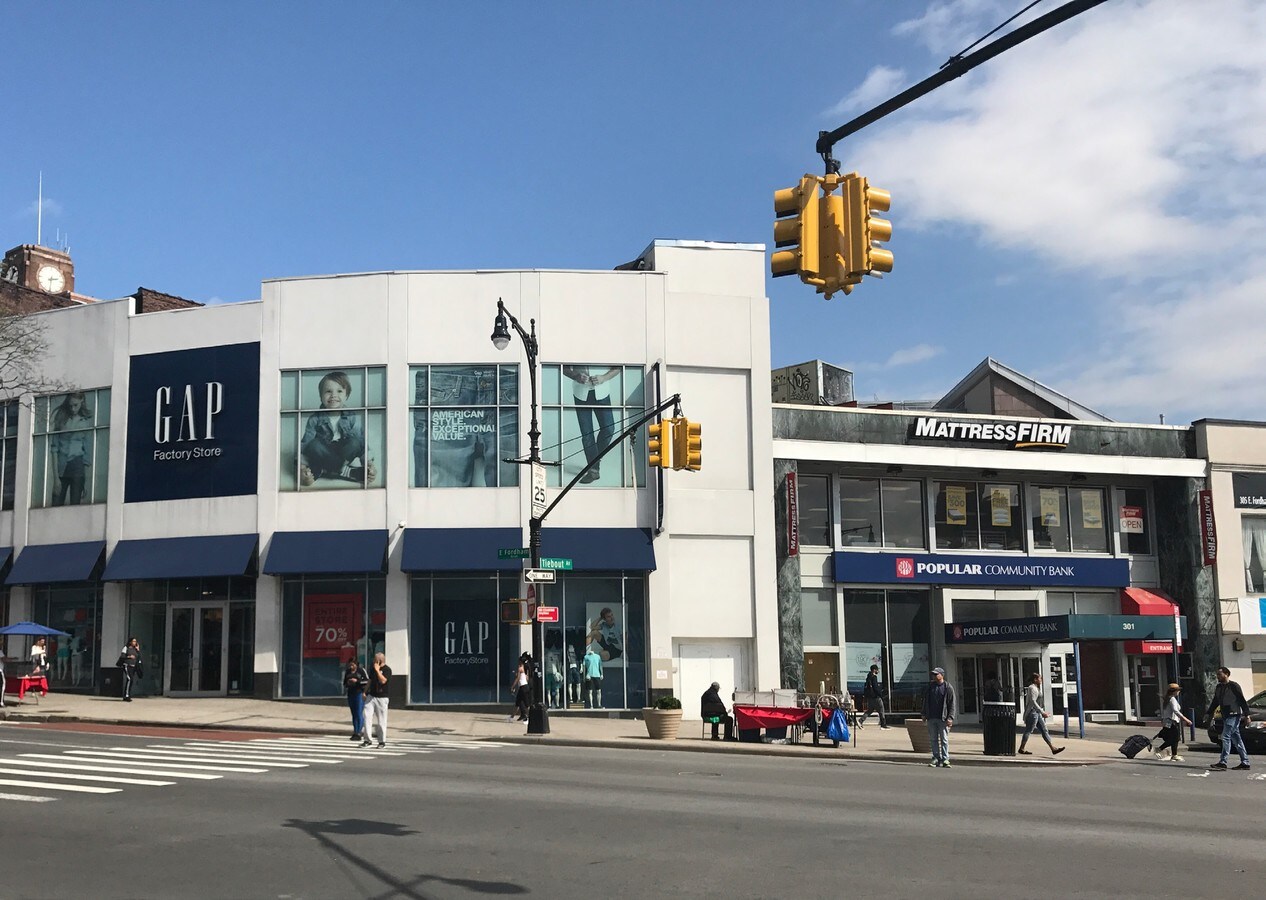 301 E Fordham Rd, Bronx, NY 10458