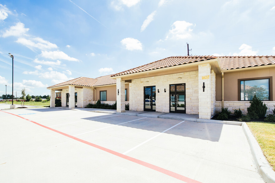 8525 N Sam Houston Pkwy E, Humble, TX for sale - Building Photo - Image 3 of 37