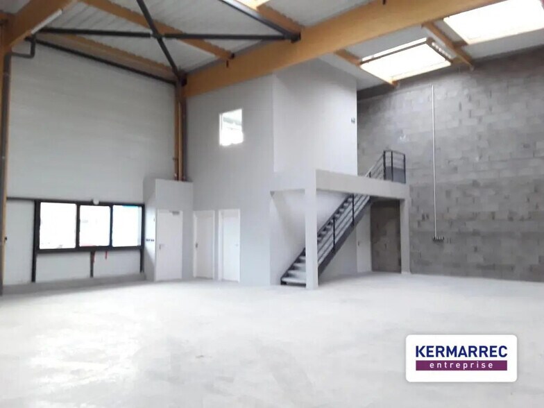 Flex in Rennes for lease - Building Photo - Image 2 of 9