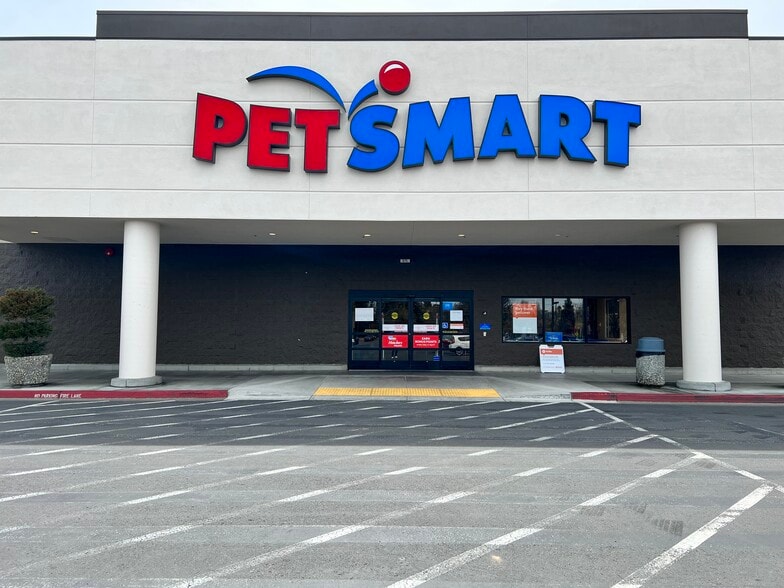 575-605 Rohnert Park Expy W, Rohnert Park, CA for lease - Building Photo - Image 2 of 10