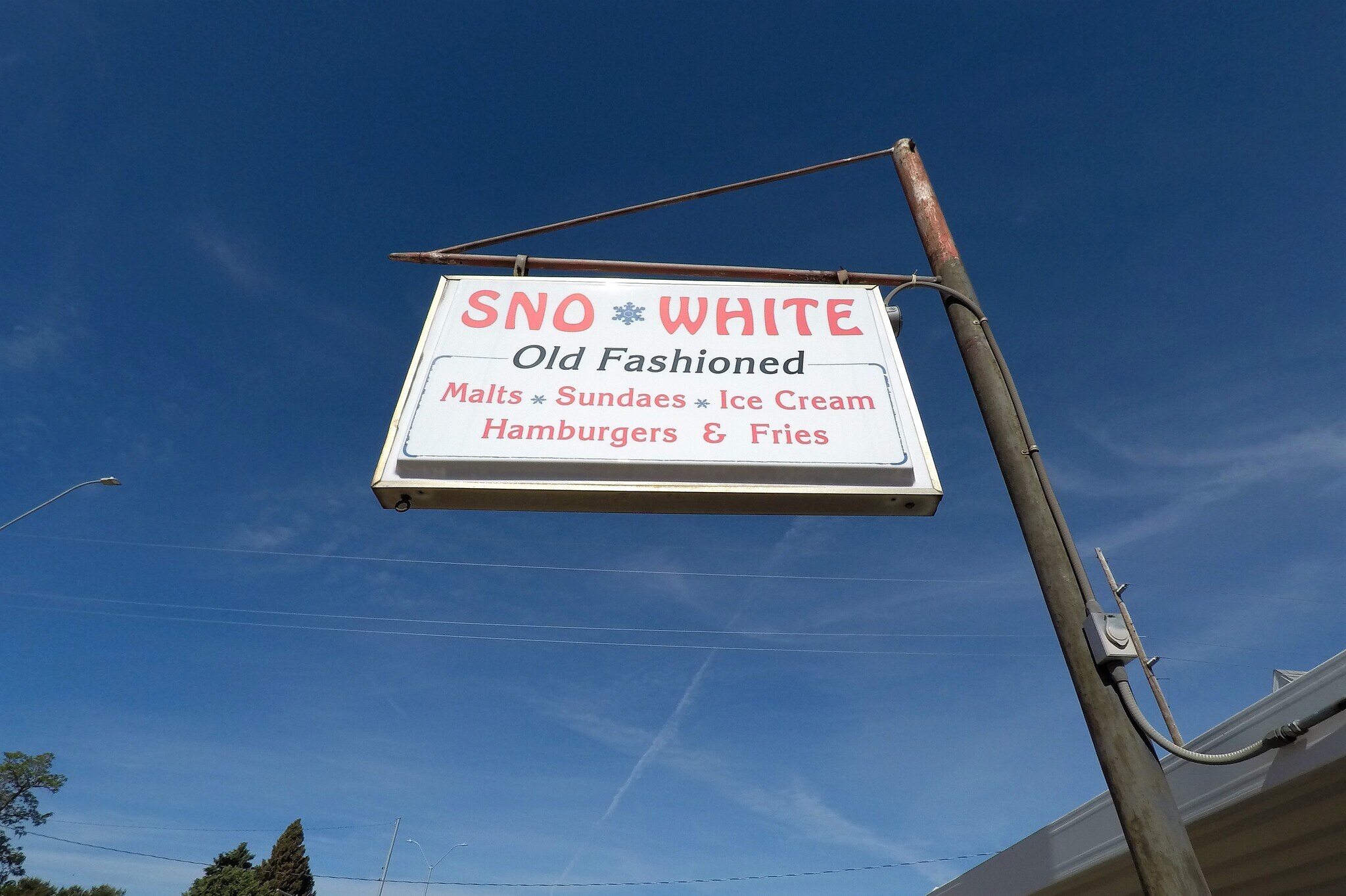 928 1st St, Sutherland, NE 69165 "Sno White" *Old Fashioned Malt Shop