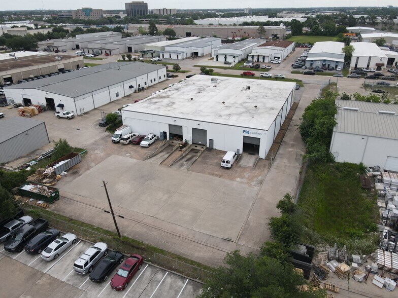 5091 Steadmont Dr, Houston, TX for sale - Building Photo - Image 3 of 4