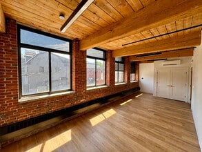 44 Merrimac St, Newburyport, MA for lease Interior Photo- Image 2 of 2