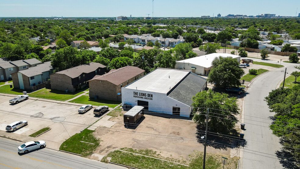 1910 Greenfield Plz, Bryan, TX for sale - Building Photo - Image 3 of 29