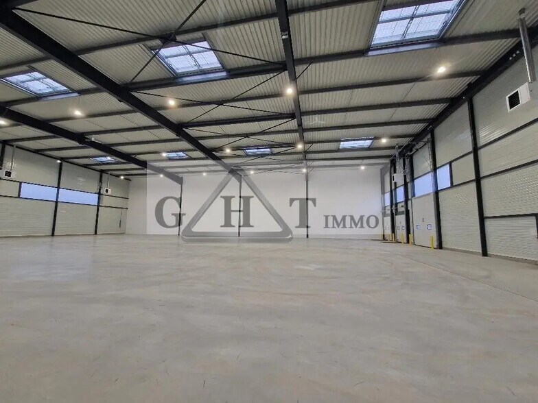 Industrial in La Courneuve for lease - Interior Photo - Image 3 of 7