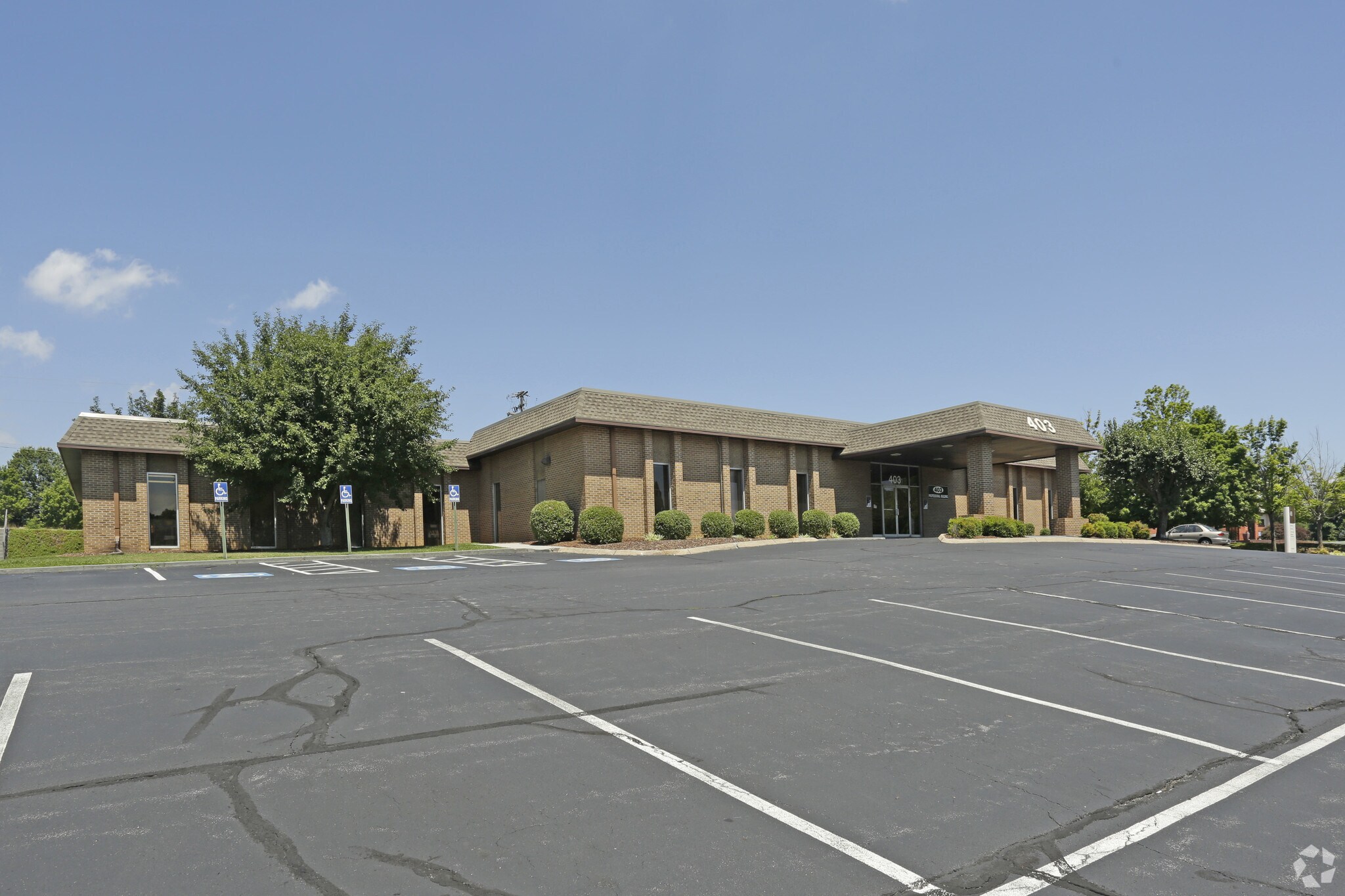 403 Princeton Rd, Johnson City, TN for lease Primary Photo- Image 1 of 4