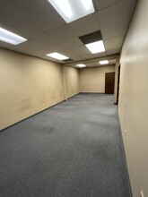 5261-5275 Mendenhall Park Pl, Memphis, TN for lease Building Photo- Image 1 of 4