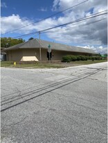 Office/Warehouse with large gravel lot - Warehouse